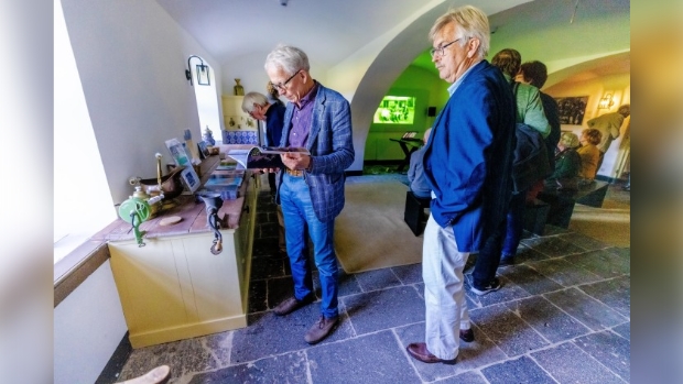 Bekijk de openstellingsdata om te komen Dwalen door de kelder van kasteel Hackfort