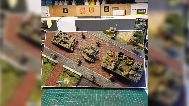 Diverse militaire voertuigen