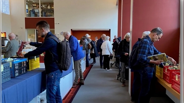 Streekboekenmarkt in de studiezaal