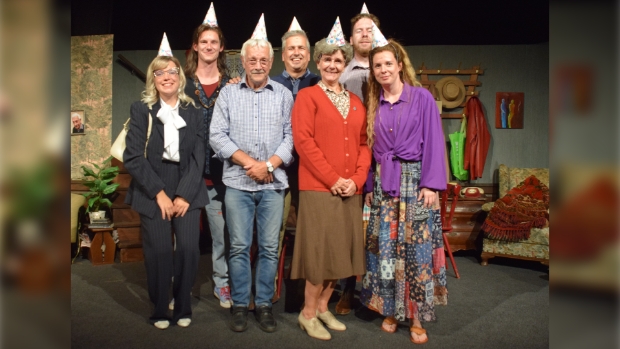 De cast van 'Feesthoedjes'