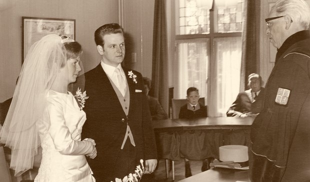 Riekie Dam en Piet Willemse trouwden op 16 mei 1967, de dag waarop Oud-Castricum werd opgericht