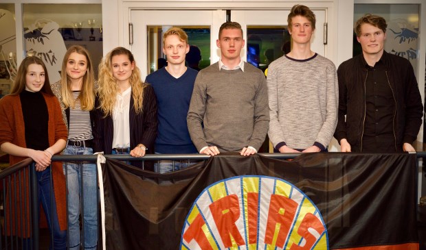 Vlnr: Nienke Madderom, Lisanne de Witte, Laura de Witte, Jay Beelen, Job Beintema, Stan Nijhuis, Dave Wesselink