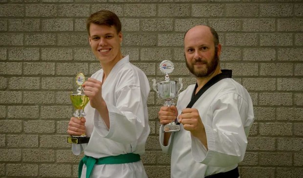 Op de foto (Armand Parris): Jimmi (l) en Michael (r) met hun prijzen.