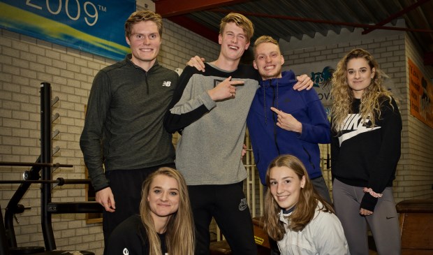 Zes topatleten van AV Trias.
Vlnr: Dave Wesselink, Stan Nijhuis, Jay Beelen, Lisanne de Witte.
op de voorgrond: Laura de Witte en Nienke Madderom
