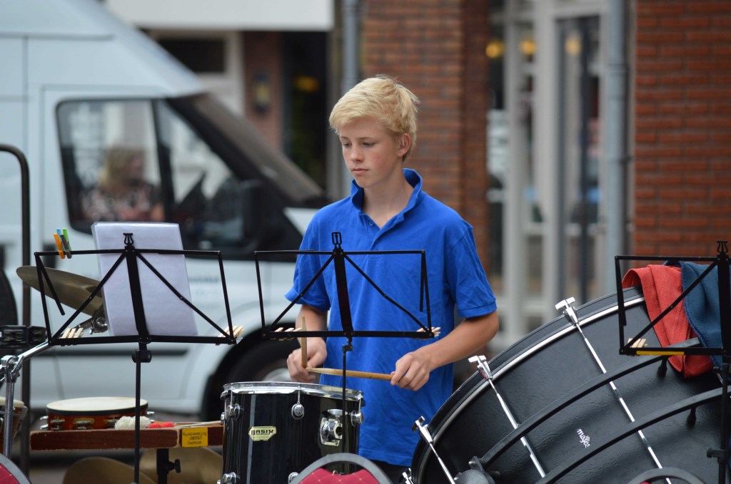 Ook Mats is zondagochtend van de muzikale partij.
