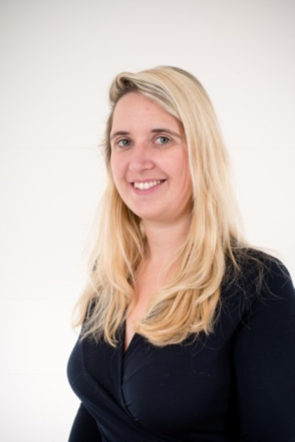 Nummer 3 op de lijst van Uitgeest Lokaal: Stephanie Cox