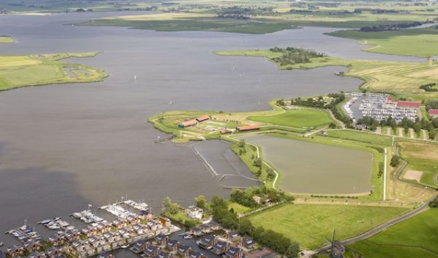 Luchtfoto Uitgeestermeer