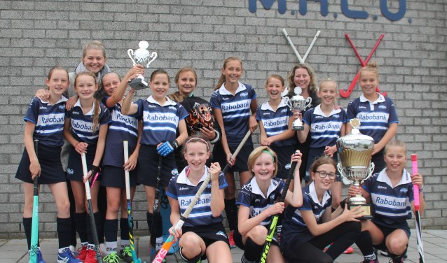 De meiden van Mixed Hockey Club Uitgeest MD1.