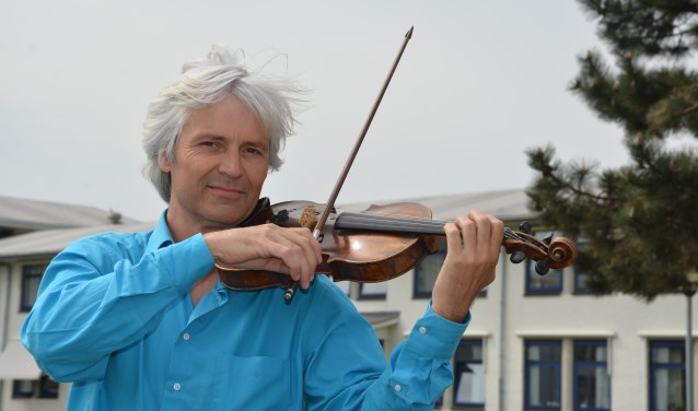 Viooldocent Gregor Overtoom.