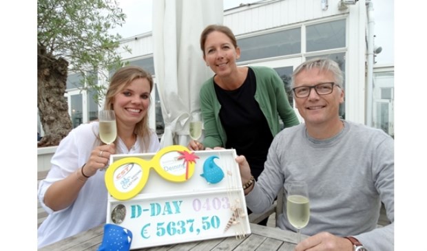 Yvonne Siepel (Deining) en Nathalie en Rob van der Stel (Stichting Terre)