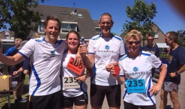 Dit is het bedrijfsteam van Jos van der Velden uit Akersloot(3e van links)De naam is Van 't Akerveld Engineering ingenieursbureau. Al jaren enthousiaste deelnemers.