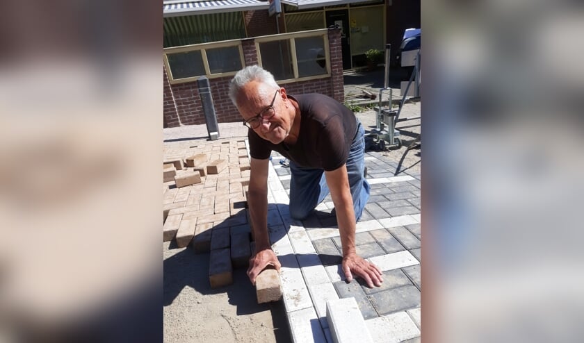 Jan heeft zich aangemeld als stratenmaker.