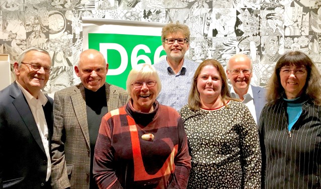 Het nieuwe bestuur van D66 BUCH bestaat uit (v.l.n.r.) Frits Roskam, Fred Lindhout (voorzitter), Anja de Ruiter, Evert Castelein, Marieke Hendriksen, Hans van Halem, Divera Borsboom en Jan Snijder (niet op de foto).