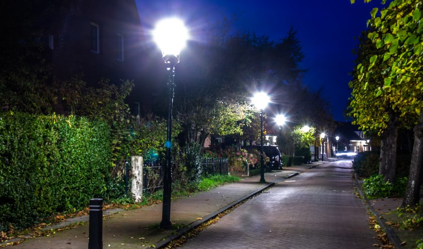 Nostalgische masten met LED armaturen aan de Westergeest