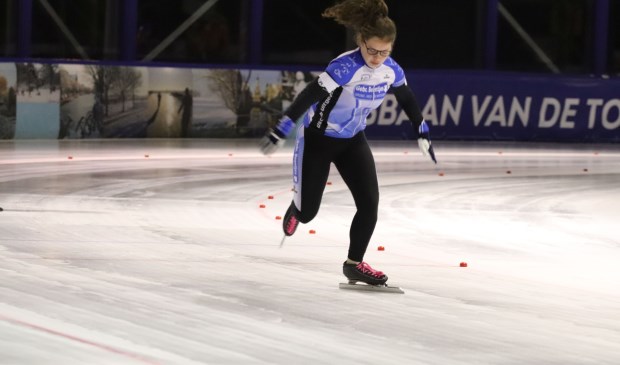 Roos de Boer onderweg naar een nieuw persoonlijk record op de 500 meter