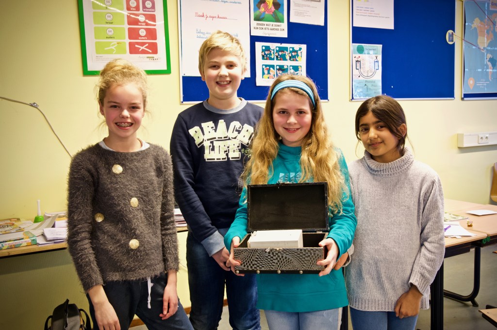 De winnaars van het spel met de escapeboxen.
Vlnr. Marleen, Akyn, Meike en Abeda.