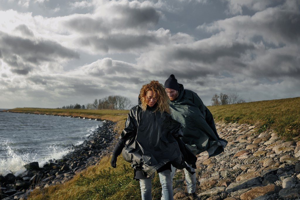 Hoe groter de storm, hoe harder de golven tegen onze dijken klotsen. De waterschappen beschermen het land tegen het water. En hoe ze dat doen, daar heb jij invloed op.