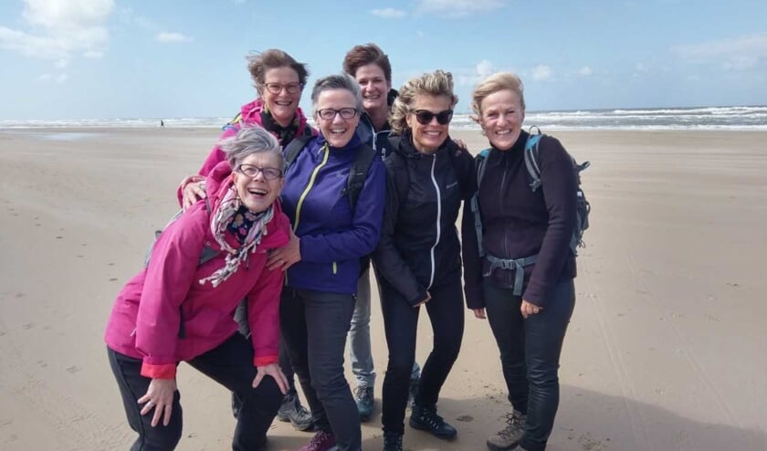Nel, Ida, Ted, Monique, Marjon & Thea. Op deze foto ontbreken Anita en Esther