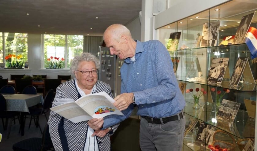 voorzitter Ron Duindam met mevrouw Bakker