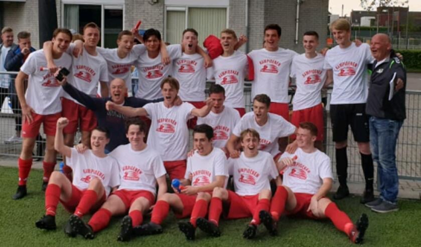 V.l.n.r. boven: Avis, Beers, Ligthart, Biesterveld, Stiegelis, Van Dijk, Van der Velden, Bijlsma, De Vries, Wessels (trainer/coach). Midden: Beers (ass. coach), Groot, Vestering, Piet.Onder: Blei, Postma, Henschen, Taylor, Haanstra.