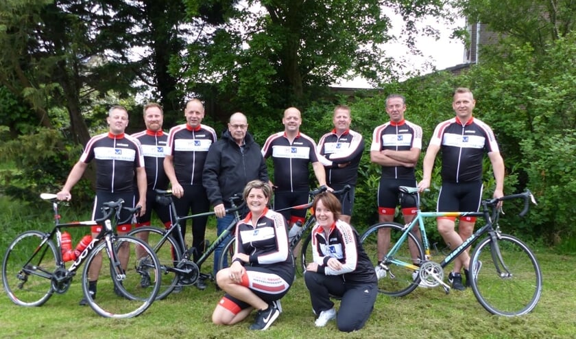 Team Nico fietst voor onderzoek naar de ziekte van Alzheimer.