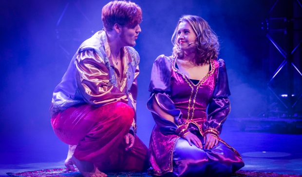 A Whole New World - Aladdin