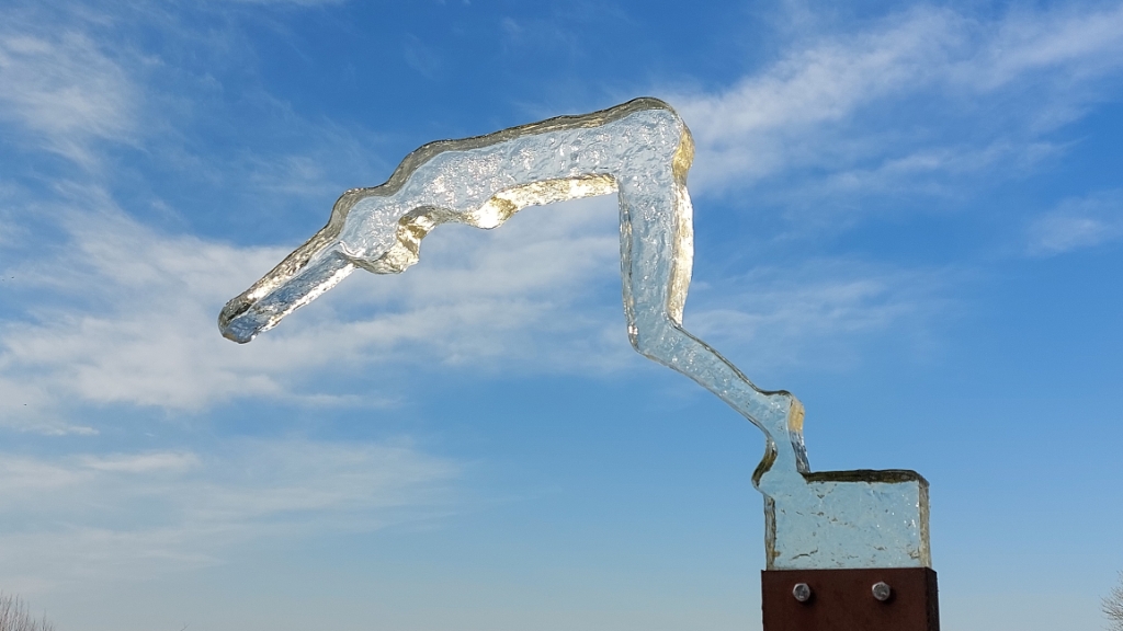 GO! Beeld in epoxy van Marieke de Jong
