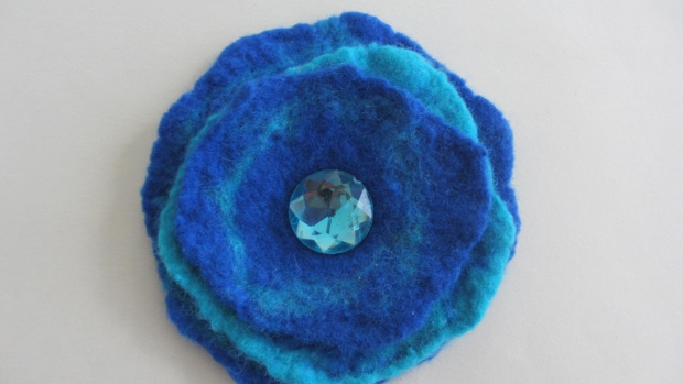 Vilten broche