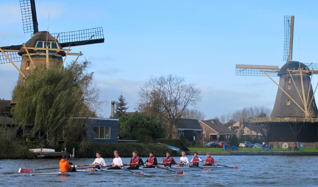 Heren Acht van Roeivereniging Weesp op de Vecht
