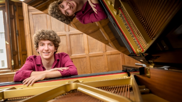 Guillermo Castellano Perez op de piano