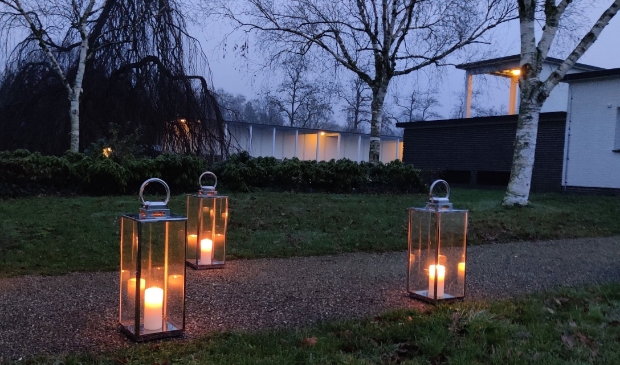 Lantaarns op de begraafplaats Zuiiderhof