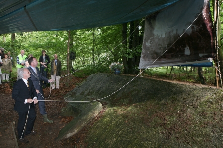 De bunker wordt geopend.