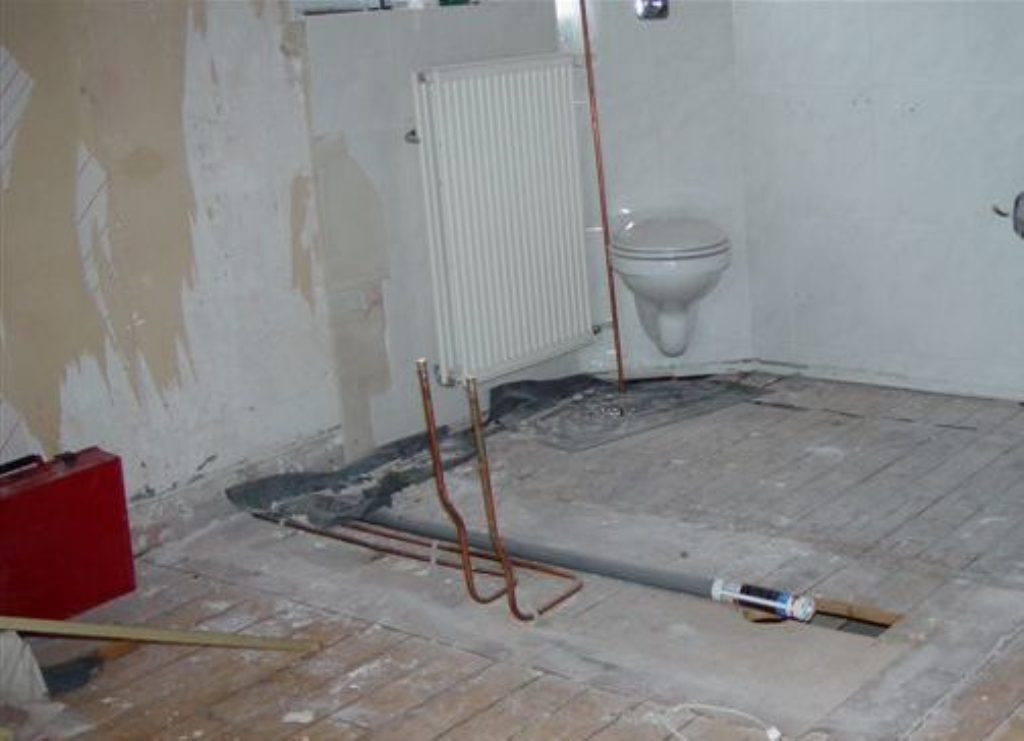 InstallatieNieuws - Challenge om badkamer in één dag te bouwen InstallatieNieuws - Challenge om badkamer in één dag te bouwen