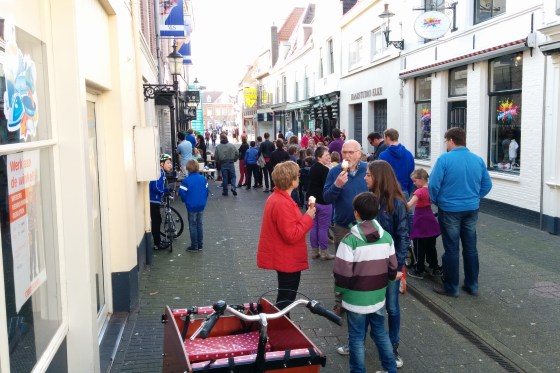 Voor Nelis in de Slijkstraat stond zondag een lange rij