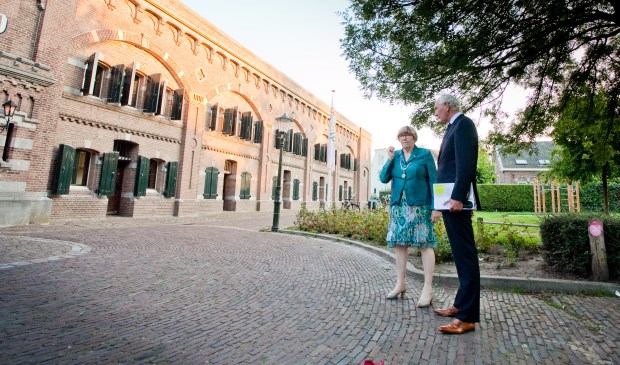 Marleen de Pater-van der Meer met commissaris van de Koning Johan Remkes.