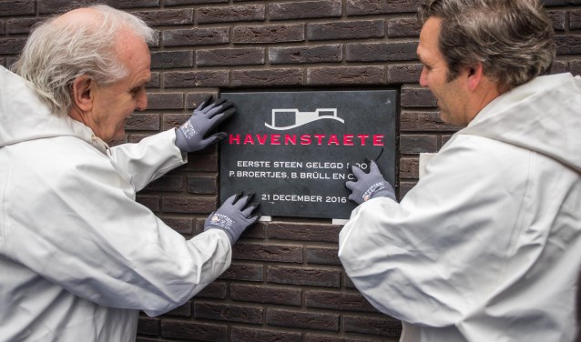 De eerste steen is gelegd. Foto : Bastiaan Miché