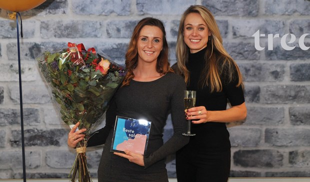Bloemen en een prijs voor Joëlle van Dolder. Foto: Treatwell
