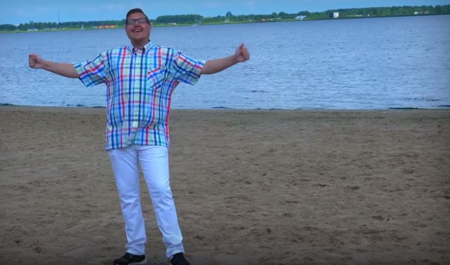 'Gaat ze met me mee' eerste single en clip van Ricardo Metz