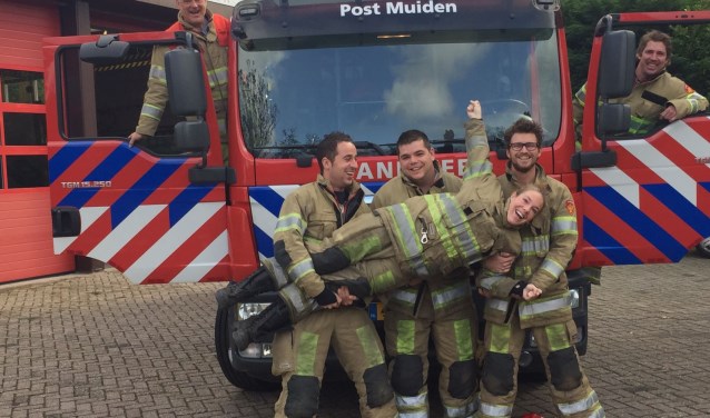 Wie komt er bij het gezellige team van Brandweer Muiden?