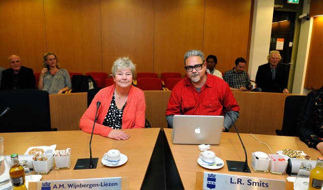 Leo Smits (rechts) en zijn voormalige fractiegenote Miek Wijnbergen.