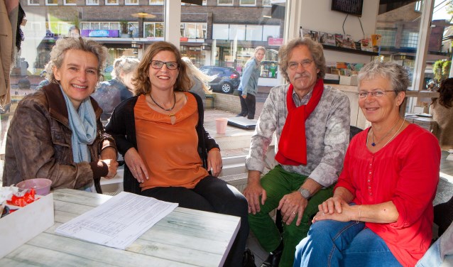 Vrijwilligers Petra Olgers, Lidwien van de Ven, Philip Leenman en Neeltje Veken.