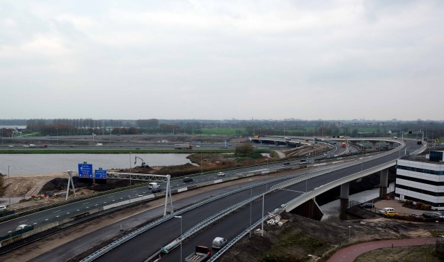 De nieuwe fly-over bij Holendrecht.