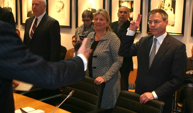 Lodewijk Zweers hier rechts op de foto toen hij begon in de raad.