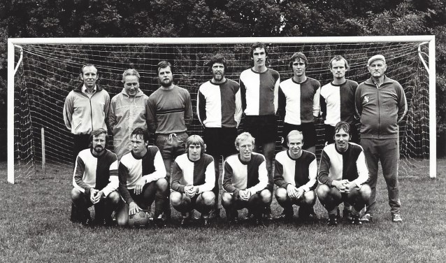 Het tweede elftal van SDO in 1976.
