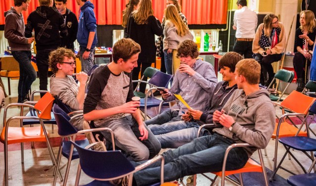 Foto van leerlingen van de middelbare school tijdens de Nacht van d Amerikaanse verkiezingen. Foto: Bastiaan Miché