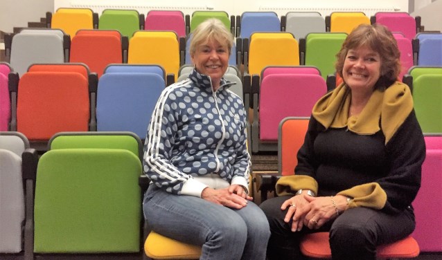 Rita Hausel en Ellen Brakel in het Theater van het Brinkhuis.