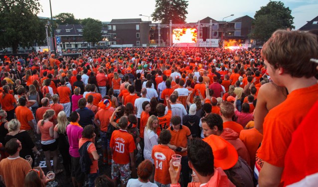 Ditmaal geen Oranje kijken, maar Ajax.