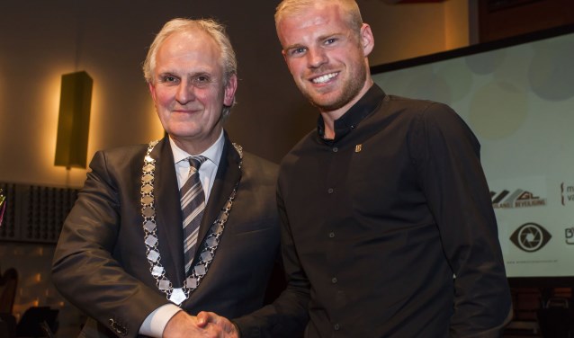 Klaassen is in het bezit van de gemeentespeld.