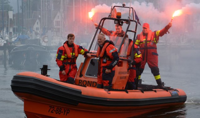 Burgemeester Han ter Heegde werd onlangs beschermheer van de Reddingsbrigade Naarden.