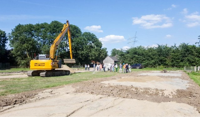 De grond wordt al klaargemaakt voor de komst van de tuinen.